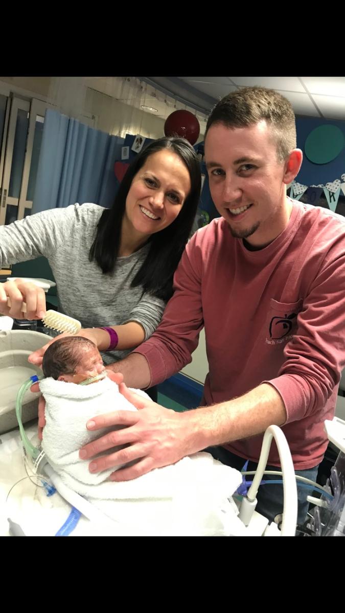 parents with child in nicu